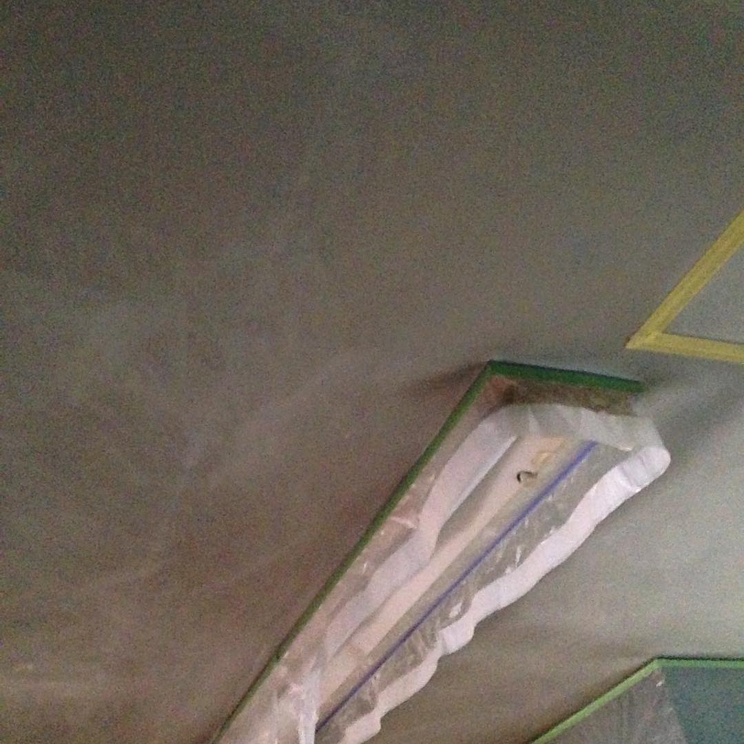 厨房の天井の塗装