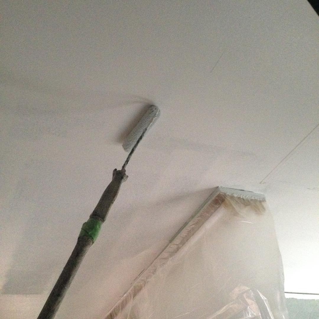 厨房の天井の塗装