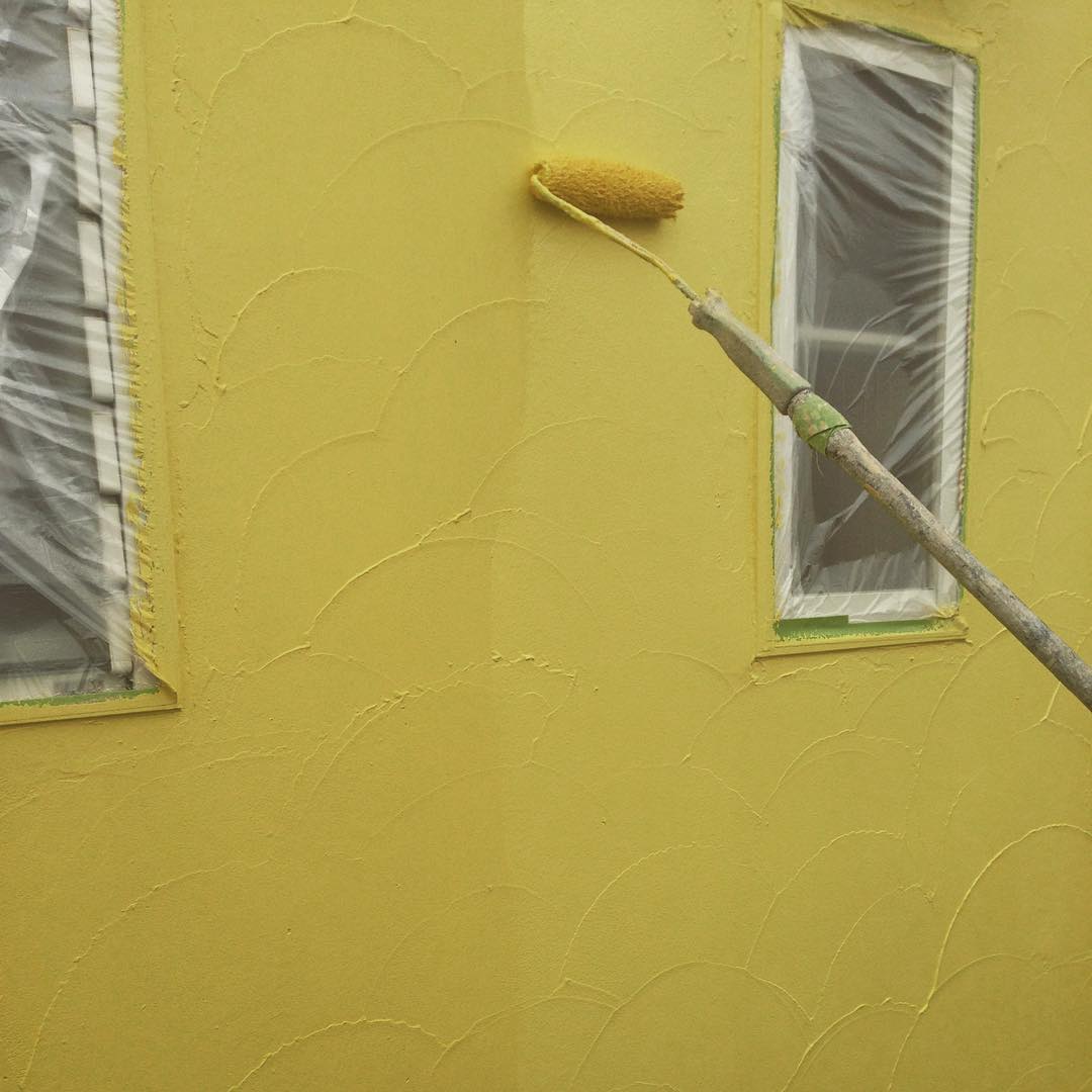 外壁の塗替え上塗り2回目を塗装
